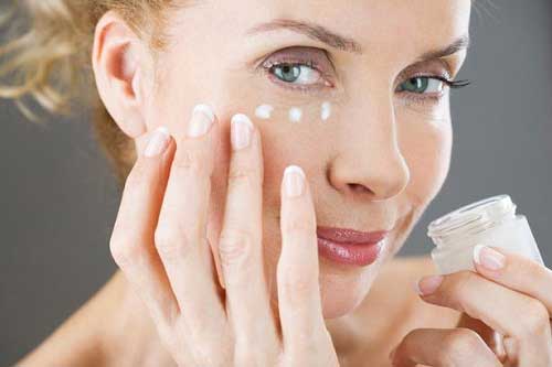 Bí quyết chăm sóc da của phụ nữ thông minh tuổi 40
